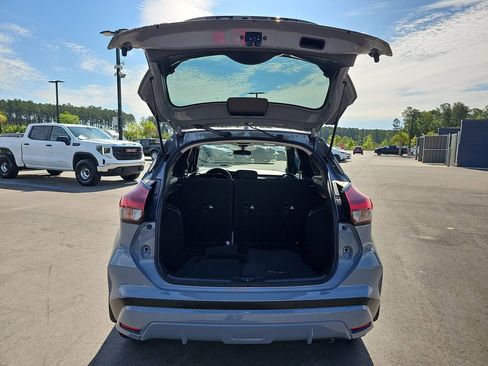 Used 2023 Nissan Kicks SR FWD image 17