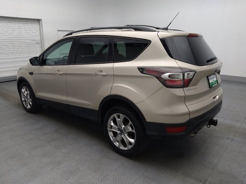 Used 2017 Ford Escape SE w/ SE Sport Appearance Package image 3