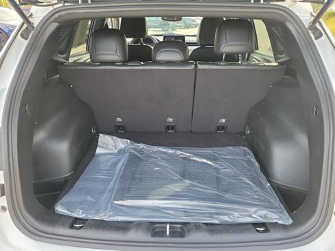 Used 2024 Jeep Compass Latitude image 12