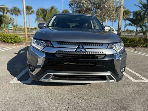 Used 2019 Mitsubishi Outlander SEL image 3