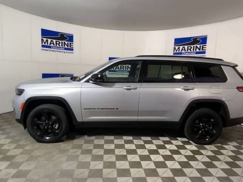 Used 2024 Jeep Grand Cherokee L Limited w/ Black Appearance Package RWD image 7