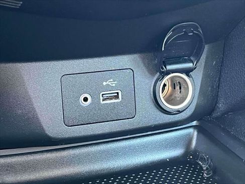 Used 2020 Nissan Rogue S image 29