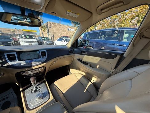 Used 2010 Hyundai Genesis 4.6 w/ Technology Pkg 5 image 16