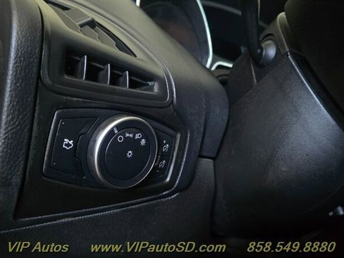 Used 2015 Ford Focus SE FWD image 21