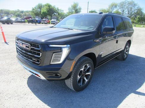 New 2026 GMC Yukon AT4 Ultimate AWD/4WD image 9