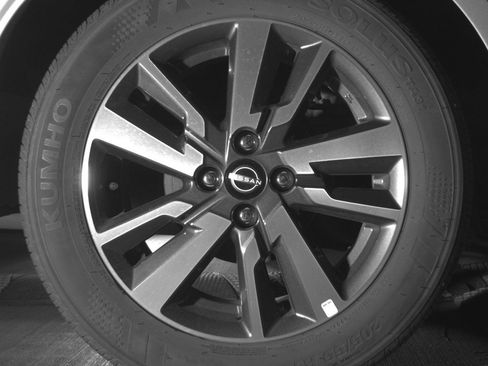 Used 2025 Nissan Versa SV FWD image 15