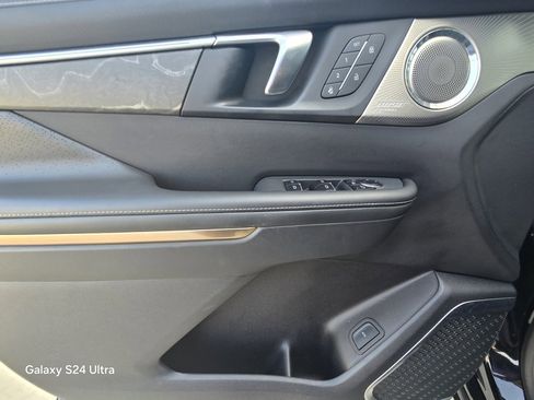 Used 2025 Buick Enclave Avenir w/ Trailering Package, 5000 lbs. image 13