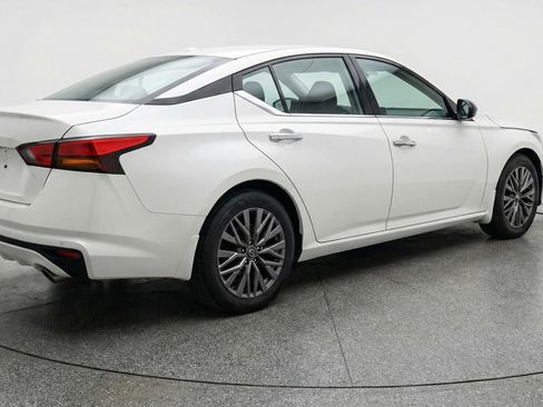 Used 2025 Nissan Altima 2.5 SV image 7