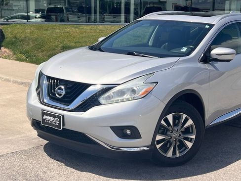 Used 2017 Nissan Murano SL w/ SL Technology Package AWD/4WD image 2