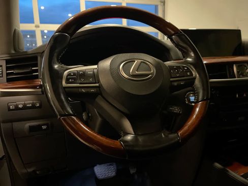 Used 2017 Lexus LX 570 4WD image 14