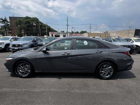 Certified 2024 Hyundai Elantra SEL FWD image 5