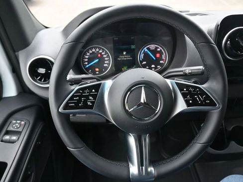 Certified 2024 Mercedes-Benz eSprinter 170 Cargo image 2