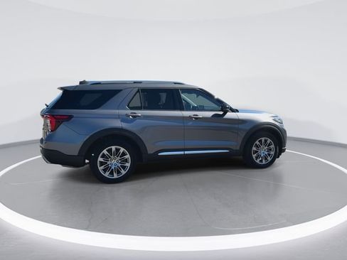 Used 2025 Ford Explorer Platinum RWD image 8