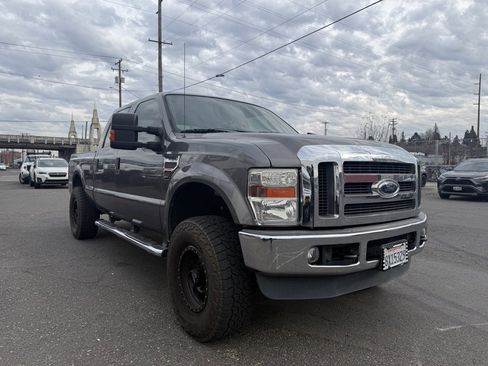 Used 2010 Ford F250 XLT image 8
