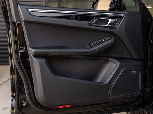 New 2026 Porsche Macan AWD/4WD image 20
