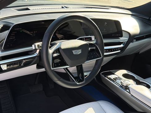 Used 2024 Cadillac Lyriq Sport RWD image 17