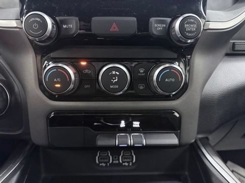 Used 2022 RAM 1500 Big Horn AWD/4WD image 31