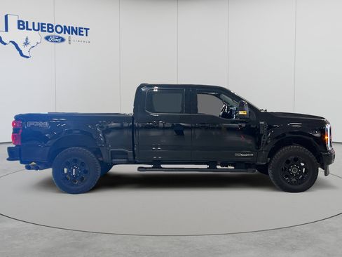 Used 2023 Ford F250 Lariat w/ Black Appearance Package AWD/4WD image 4