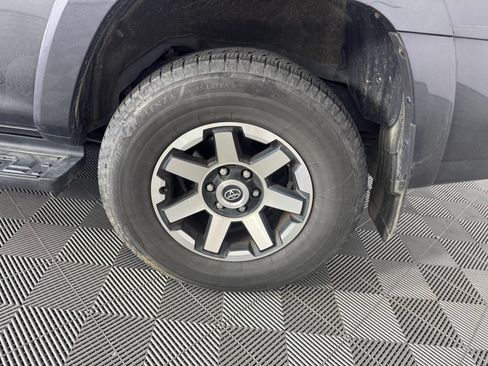 Used 2019 Toyota 4Runner TRD Off-Road Premium AWD/4WD image 13