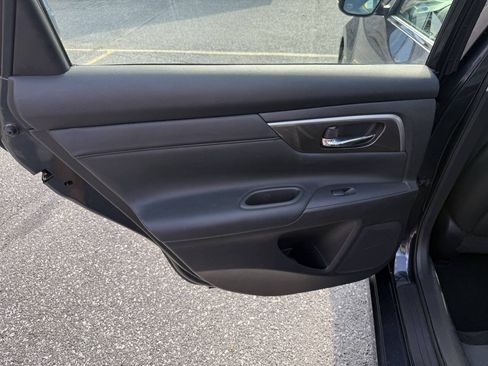 Used 2013 Nissan Altima 3.5 SL FWD image 16