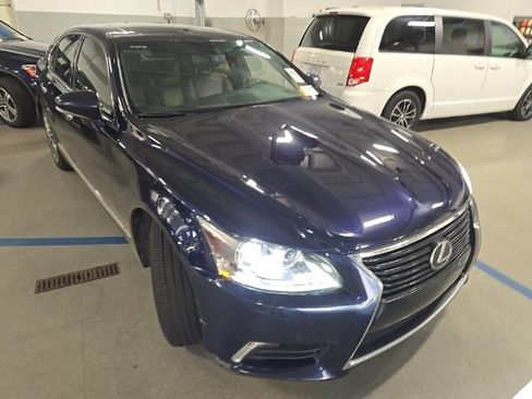 Used 2017 Lexus LS 460 RWD image 3
