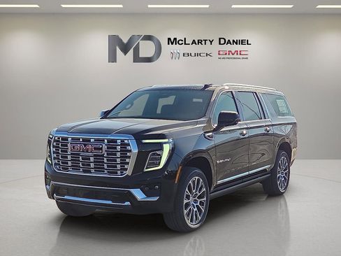 New 2026 GMC Yukon XL Denali w/ Sun & Power Step Package AWD/4WD image 2