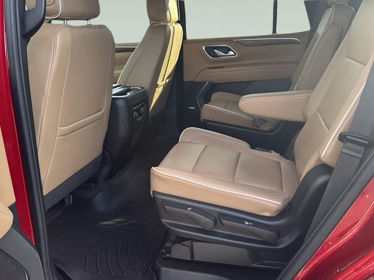 Used 2023 Chevrolet Tahoe Premier AWD/4WD image 16