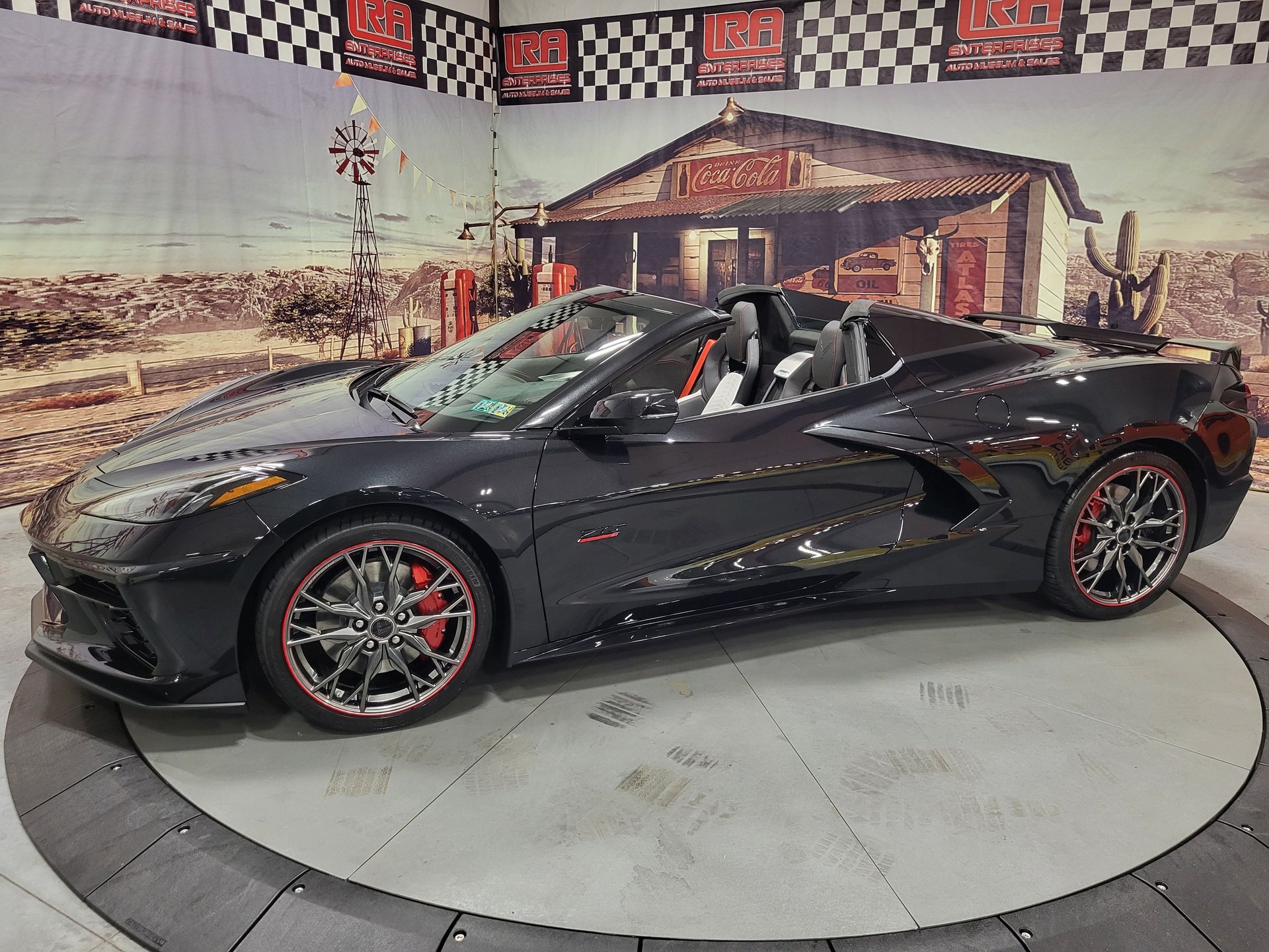 Used 2023 Chevrolet Corvette Stingray Premium Conv w/ Z51 Performance Package RWD image 3