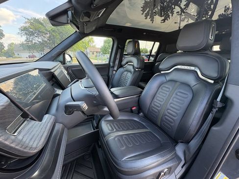 Used 2024 Rivian R1S Adventure AWD/4WD image 24