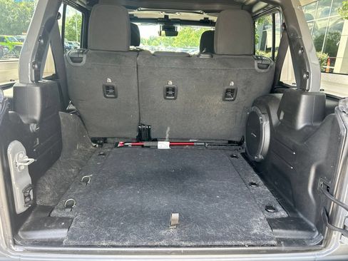 Used 2021 Jeep Wrangler Unlimited Rubicon AWD/4WD image 13