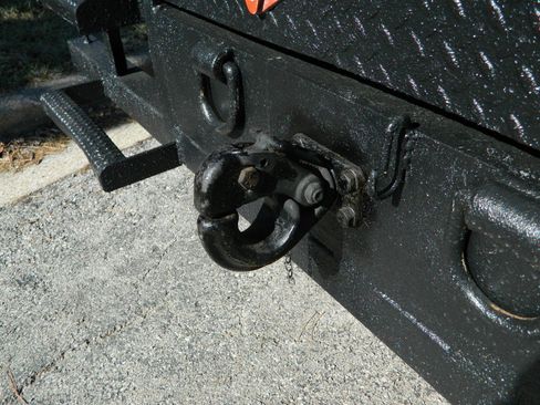 Used 2009 Ford F550 2WD Regular Cab Super Duty image 10