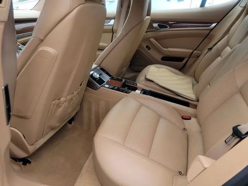 Used 2014 Porsche Panamera AWD/4WD image 4