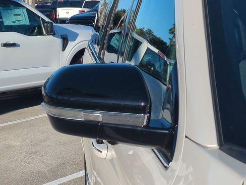 Certified 2024 Lincoln Navigator L Reserve image 13