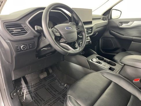 Used 2025 Ford Escape Platinum image 2