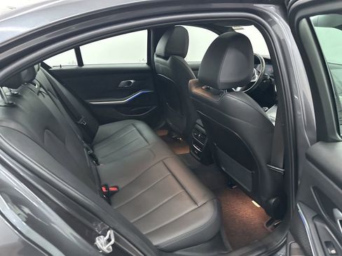 Used 2021 BMW 330i Sedan w/ M Sport Package image 26