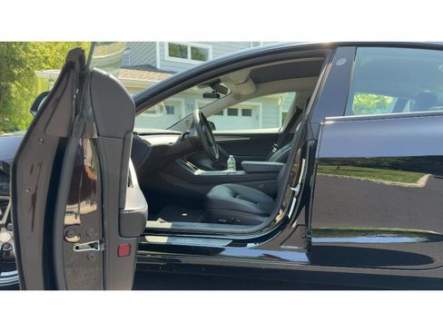 Used 2022 Tesla Model 3 RWD image 3