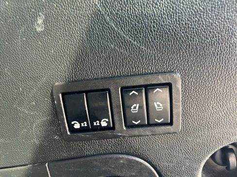 Used 2019 Chevrolet Tahoe Premier AWD/4WD image 23