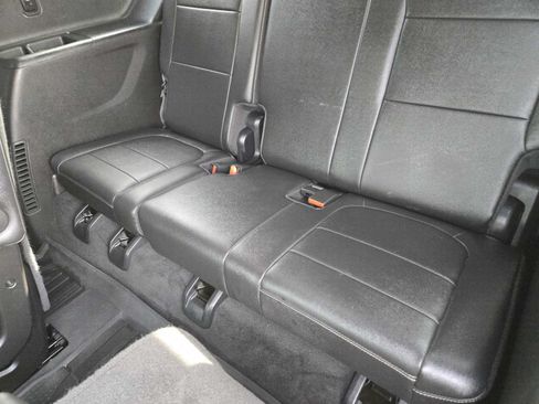 Certified 2023 Chevrolet Traverse LT w/ LT Premium Package FWD image 31