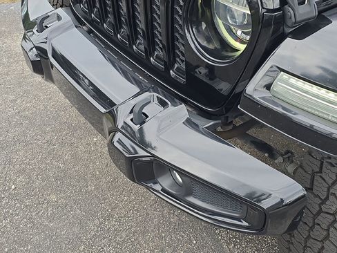 Used 2021 Jeep Gladiator Overland image 8