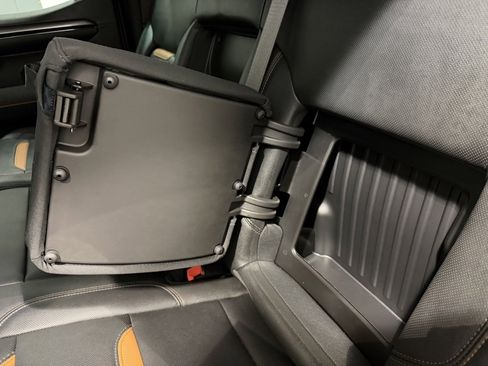 Used 2024 GMC Sierra 1500 AT4 w/ Technology Package image 37