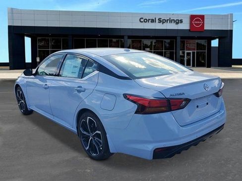 New 2026 Nissan Altima 2.5 SR w/ SR Premium Package FWD image 3