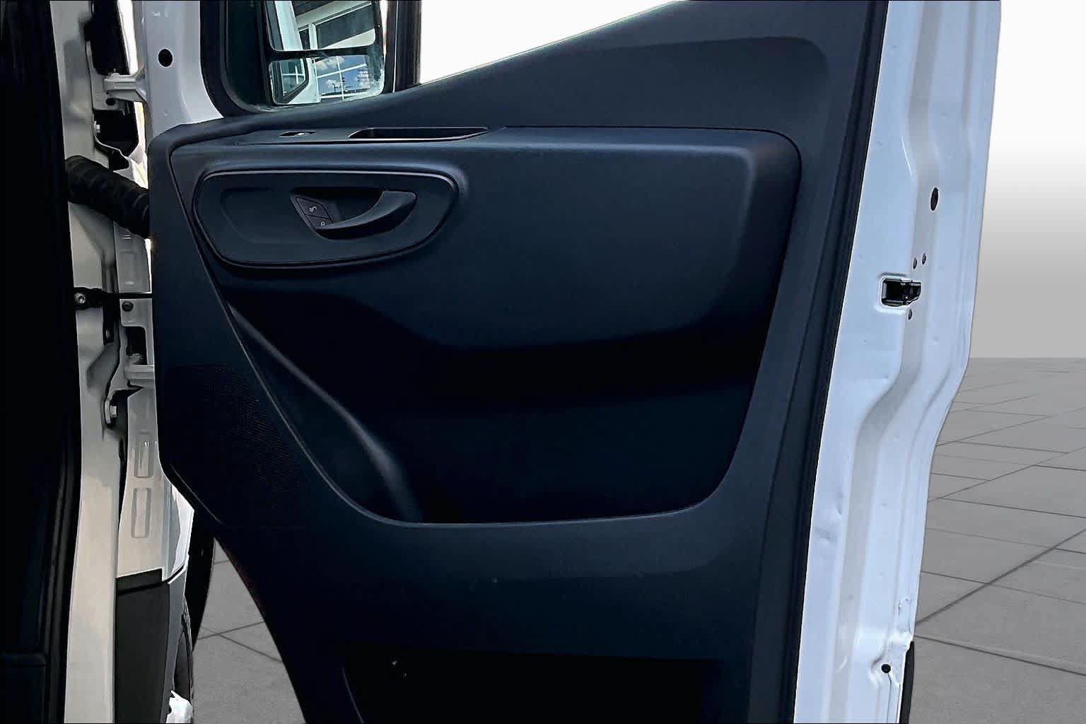 Used 2024 Mercedes-Benz Sprinter 3500 image 27