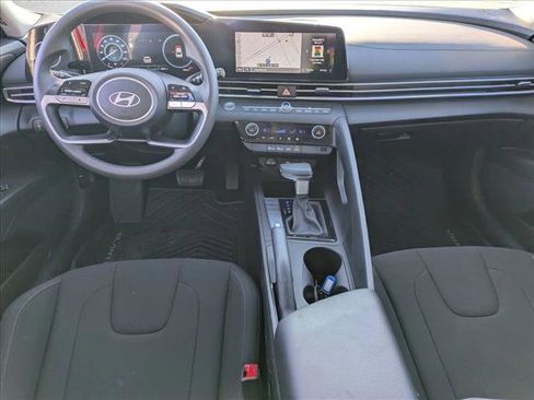 Used 2024 Hyundai Elantra SEL image 16