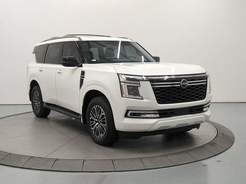 Used 2026 Nissan Armada Platinum RWD image 3