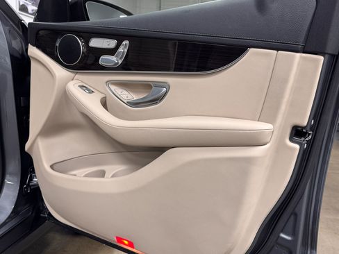 Used 2017 Mercedes-Benz GLC 300 image 25
