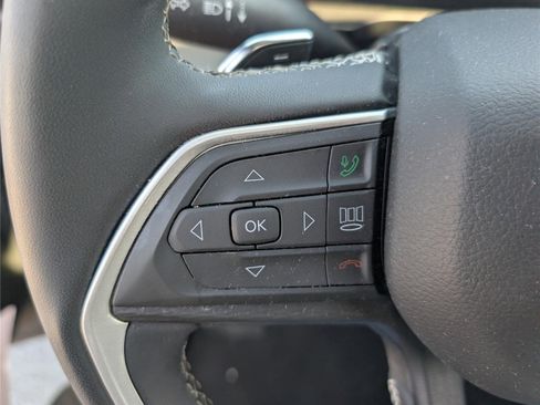 Used 2023 Jeep Grand Cherokee Altitude AWD/4WD image 23