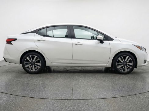 Used 2025 Nissan Versa SV image 11