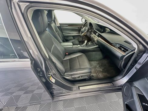 Used 2016 Lexus ES 350 w/ Premium Package w/Wood Trim FWD image 27