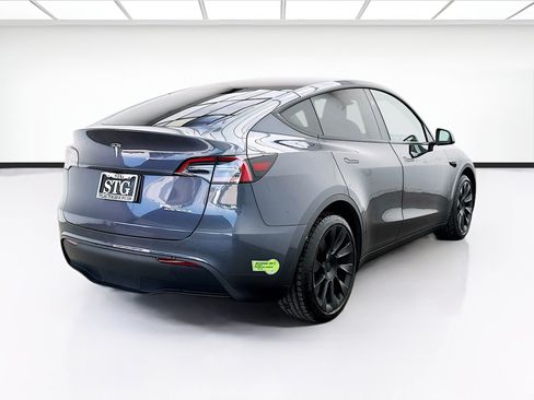 Used 2023 Tesla Model Y Long Range AWD/4WD image 4