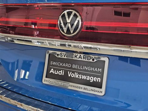 Used 2025 Volkswagen Atlas SEL AWD/4WD image 14